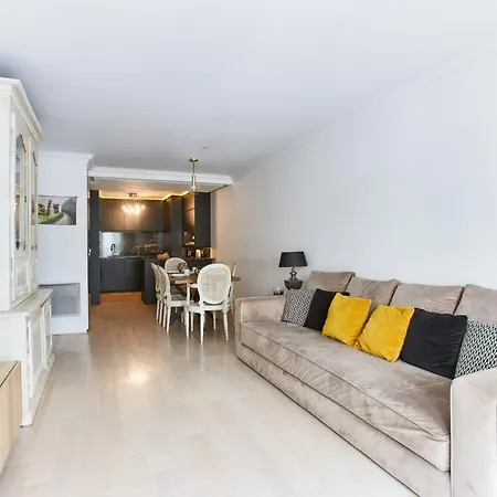 Madelaine - Opera Apartment